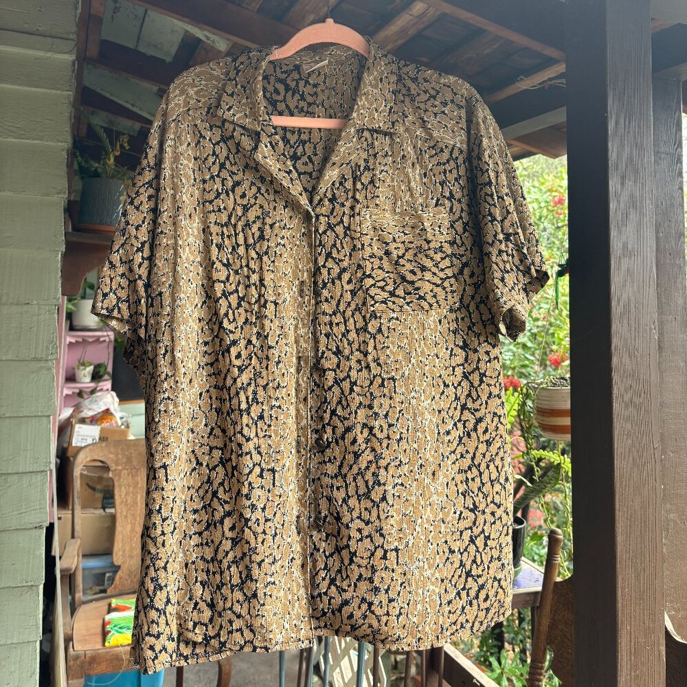 Vintage G.W. Division of Graff Leopard Print Oversized Button Down Short Sleeve